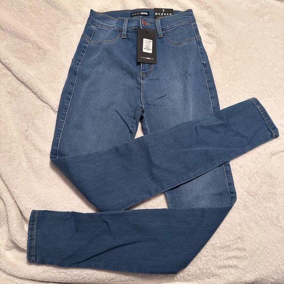 Classic Beauty Skinny Jeans size 7 - Picture 1 of 2